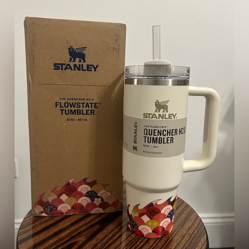 Stanley 30 oz Quencher H2.0 FlowState Tumbler Cream Dragon Lunar New Year Cup